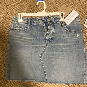 Jean skirt with slimming pockets
